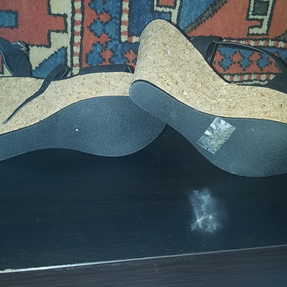 Sandals - Picture 4 of 4